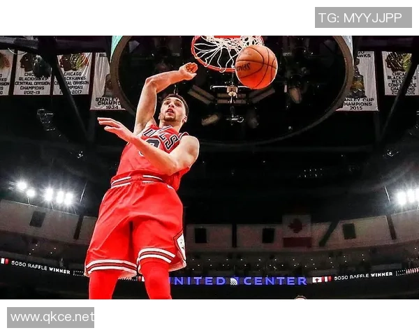 杜兰特强调球队五高阵容助力发挥身高体型优势提升竞争力